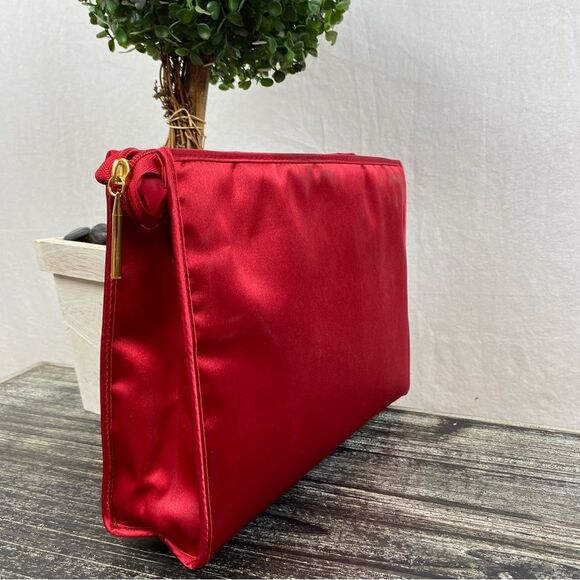 ❤️ Giorgio Beverly Hills Red Satin Zip Close Cosmetic Makeup Bag - Picture 2 of 9